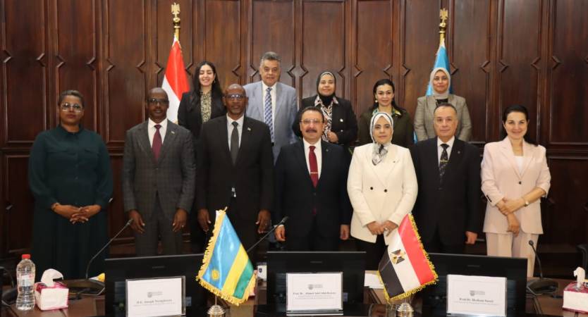 القائم بأعمال رئيس جامعة الإسكندرية يستقبل وزير التعليم الرواندي وسفير رواندا لبحث تعزيز التعاون الأكاديمي والبحثي