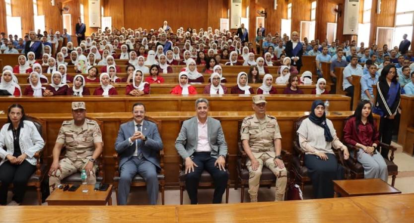 في ذكرى ثورة 30 يونيو.. جامعة الإسكندرية وقوات الدفاع الشعبي والعسكري تنظمان محاضرة تثقيفية حول تحديات الأمن القومي